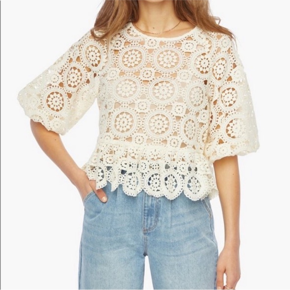 Gorgeous ivory crocheted top from justfab. Size XL.